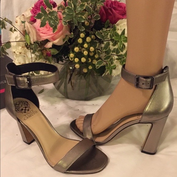 VINCE CAMUTO STRAPPY DRESS HEEL SANDALS - Picture 1 of 11